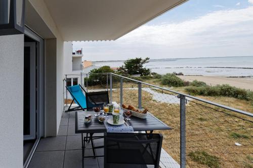 La Gueriniere Apartment | Seaside Escape - Just 50m from Homardiers Beach