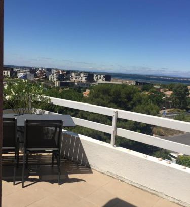 Sete Apartment | Oceanfront Escape at Face à la Mer with Pool Access