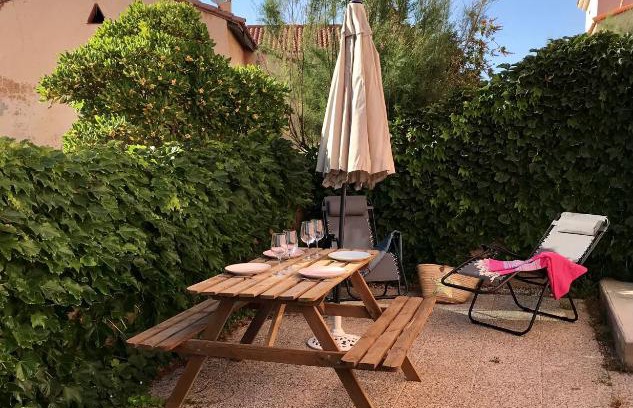 Portiragnes-Plage Apartment | Oceanfront Studio Steps from the Beach for 2-4 Guests