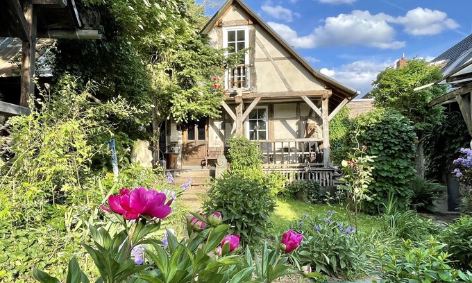 Munstermaifeld House | Experience Comfort at Fachwerk-Ferienhäuschen Near the Mosel