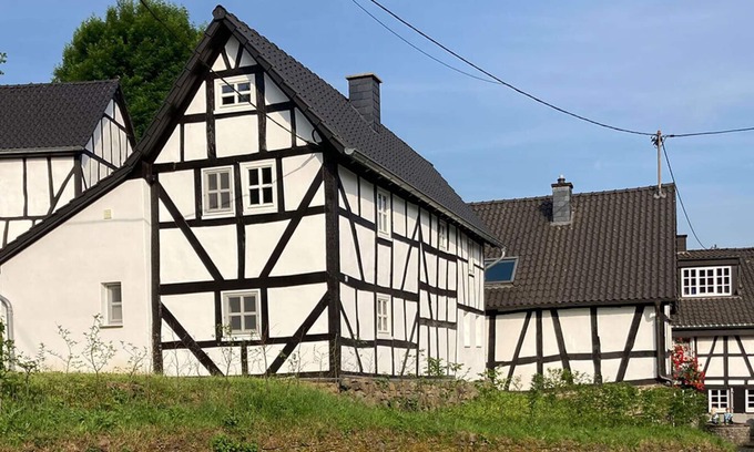 Geilhausen House | Top-Rated Fachwerkhaus: Family-Friendly with Full Kitchen