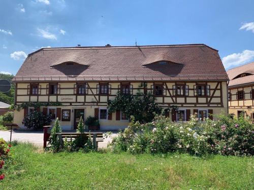 Leisnig House | Cozy Holiday Homes in Germany - Family-Friendly with Kitchens