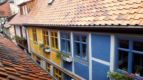 Quedlinburg Apartment | Fachwerkhotel: Family-Friendly Retreat with Delicious Breakfast