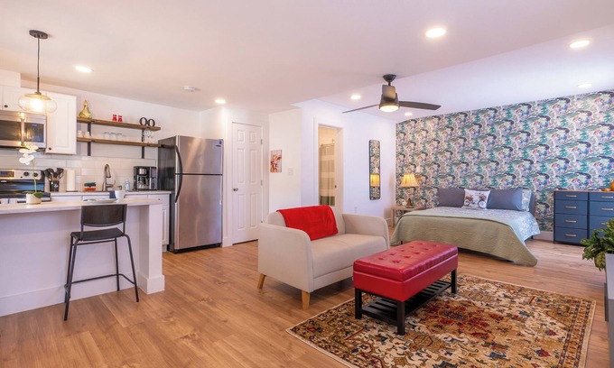 West San Antonio Apartment | Facing Collins Garden Park, 2nd Floor Studio