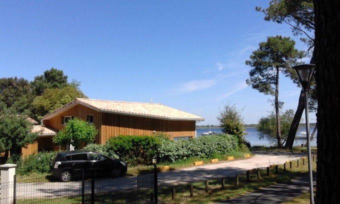 Hourtin House | Unforgettable Stay Facing Lac d'Hourtin with Scenic Views