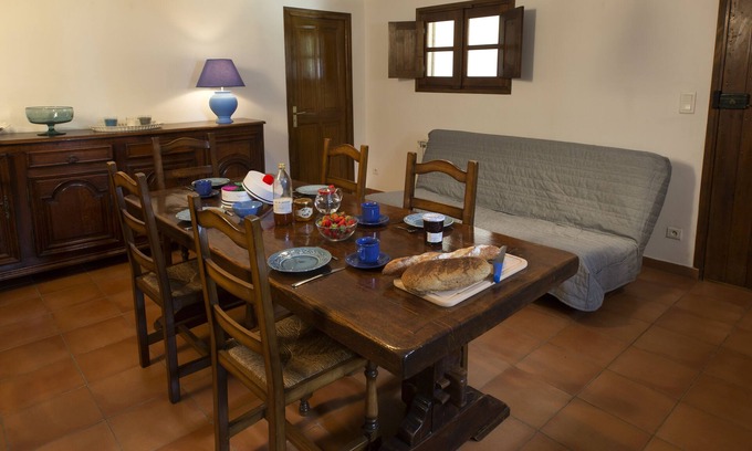 Forcalquier House | Scenic Gite Montagne de Lure with Pool and Breakfast