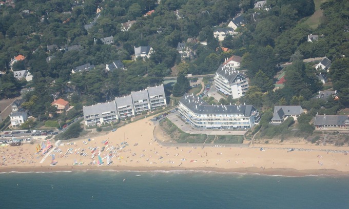 Pornichet Apartment | Family-Friendly Duplex with Beach Access and Ocean Views