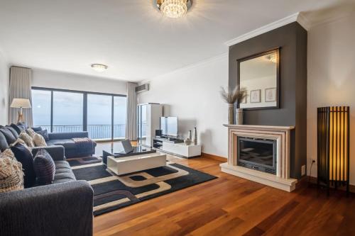 Calheta Villa | Oceanfront Faias Haven: Top-Rated Family-Friendly Retreat