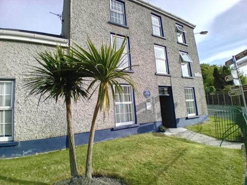 Kenmare Cabin | Discover Fáilte Lodging in Kenmare's Heart, 4-Star Comfort