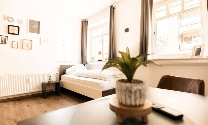 Nordhorn Apartment | FAIR BED 10 City Studio with kitchen, WLAN & PP