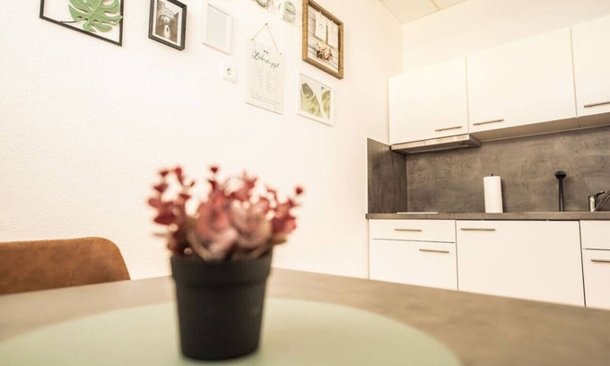 Nordhorn Apartment | FAIR BED 6 City Studio with kitchen, WLAN, 2 rooms & PP