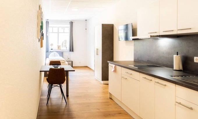 Nordhorn Apartment | FAIR BED 8 City Studio with kitchen, bathroom, WLAN, & PP