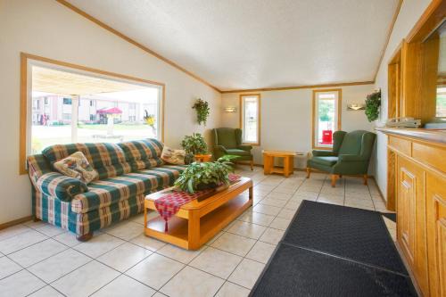 Merrillville Hotel | Budget-Friendly FairBridge Inn Express in Merrillville