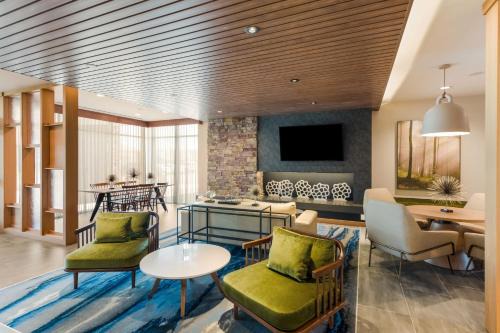 Canal Winchester Hotel | Family-Friendly Getaway at Fairfield by Marriott Columbus