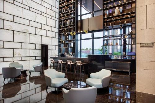 Jiaojiang Hotel | Exceptional Fairfield by Marriott Taizhou Bay with Great Amenities