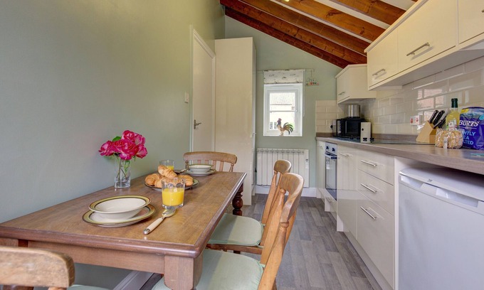 Binham Cottage | Cozy Fairfield Cottage with Ocean Views & Pet Friendly Stay