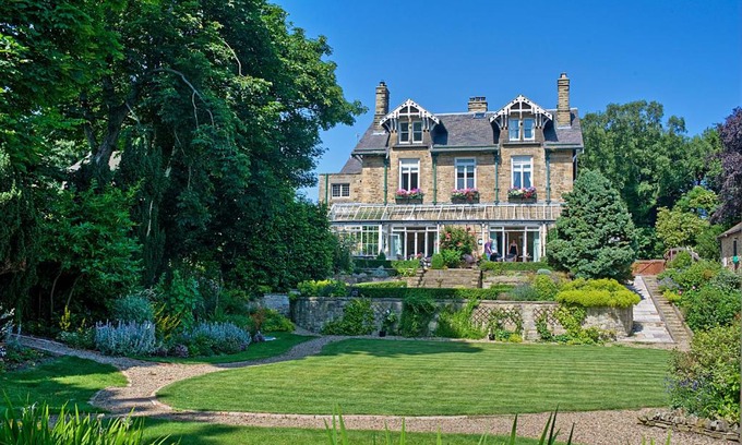 Warkworth Bed & Breakfast | Elegant Fairfield House - 5 Star with Perfect Guest Rating