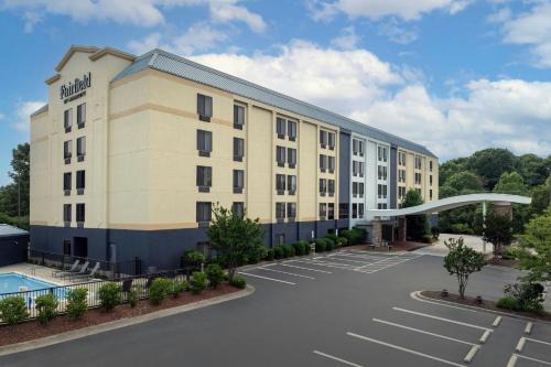 Winston - Salem Hotel | Pet-Friendly Comfort at Fairfield Inn & Suites Winston Salem