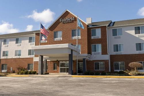 Willowville Hotel | Discover Fairfield Inn & Suites Cincinnati Eastgate with Pool