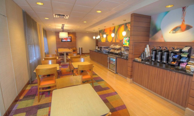Jupiter Hotel | Discover Fairfield Inn and Suites: Pool, Spa & Family-Friendly