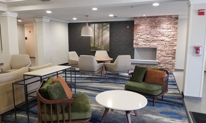 Bonanza Hotel | Comfortable Fairfield Inn & Suites by Marriott Laredo Escape
