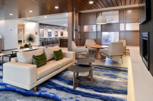 Shakopee Hotel | Discover Fairfield Inn & Suites: Family-Friendly Retreat