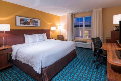 Union Hill Hotel | Discover Fairfield Inn Kansas City: Family-Friendly Stay