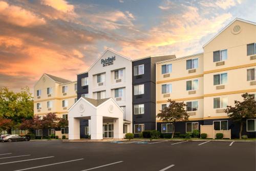Spokane Hotel | Discover Fairfield Inn Spokane Downtown with Pool & Hot Tub