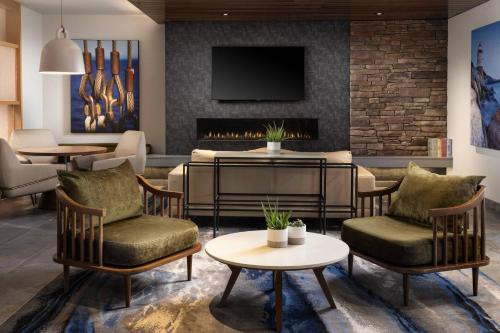 Wakefield-Peacedale Hotel | Discover Fairfield Inn & Suites in South Kingstown Area