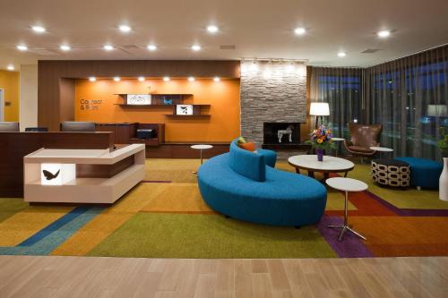 Vadnais Heights Hotel | Family-Friendly Fairfield Inn & Suites with Pool Access
