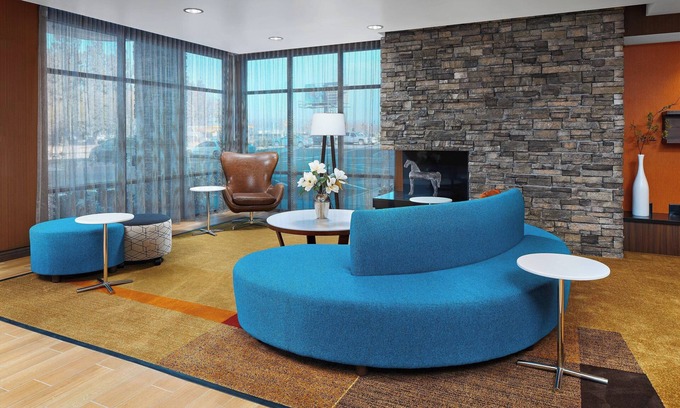Roosevelt Hotel | Discover Fairfield Inn & Suites near Yosemite Airport