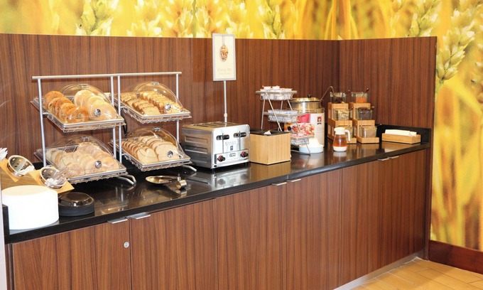 Bowling Green Hotel | Top-Rated Fairfield Inn & Suites with Pool and Breakfast
