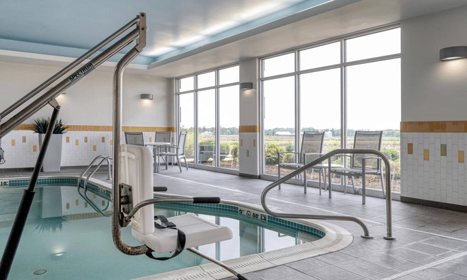 Octa Hotel | Discover Fairfield Inn & Suites Jeffersonville: Rated 9/10!