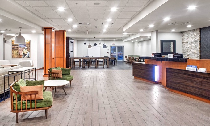 Gateway Hotel | Discover Fairfield Inn & Suites Toronto Mississauga