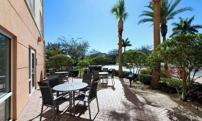 Fort Pierce Hotel | Outstanding Fairfield Inn & Suites with Pool and Spa Access