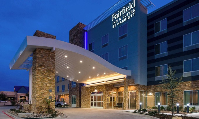 Fort Worth Hotel | Top-Rated Fairfield Inn & Suites in Fort Worth Cityview!