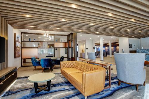 Withrow Hotel | Guest Rated: Fairfield Inn & Suites Bardstown with Pool