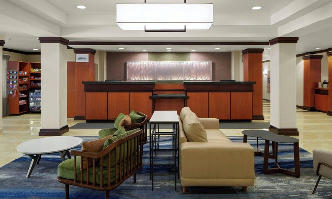 Carlisle Hotel | Top-Rated Fairfield Inn & Suites with Pool and Spa Access