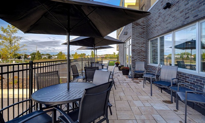 Wyoming Hotel | Discover Comfort at Fairfield Inn & Suites Grand Rapids