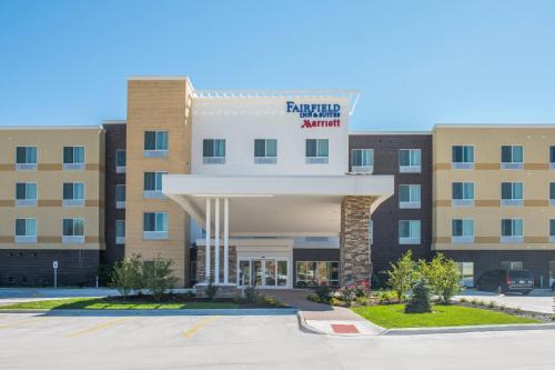 Saint Marys Allen County Hotel | Explore Fairfield Inn & Suites Fort Wayne with Pool Access
