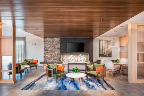 Lebanon Hotel | Pet-Friendly Fairfield Inn & Suites with Ocean Views