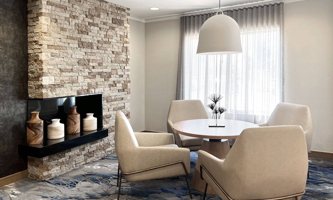 Rogers Hotel | Enjoy Family-Friendly Amenities at Fairfield Inn & Suites