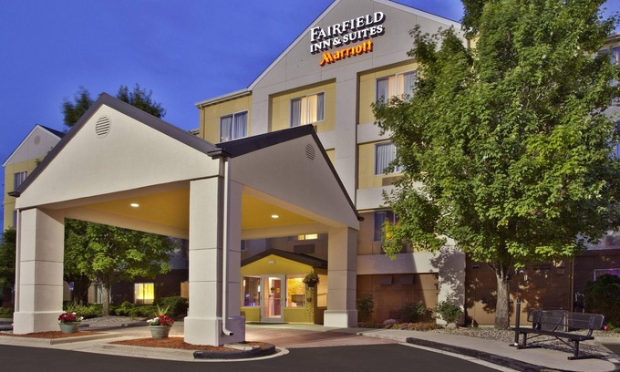 Hammond Hotel | Comfortable Stay at Fairfield Inn & Suites Chicago Southeast