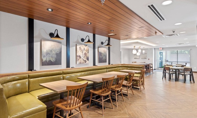 Hickory Hotel | Guest Rated: 8.8 at Fairfield Inn & Suites by Marriott Hickory