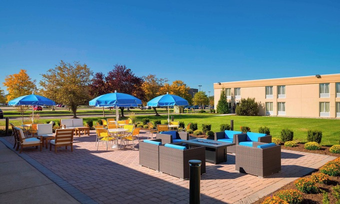 Fort Lee - Paramus Hotel | Comfortable Stay at Fairfield Inn & Suites Paramus