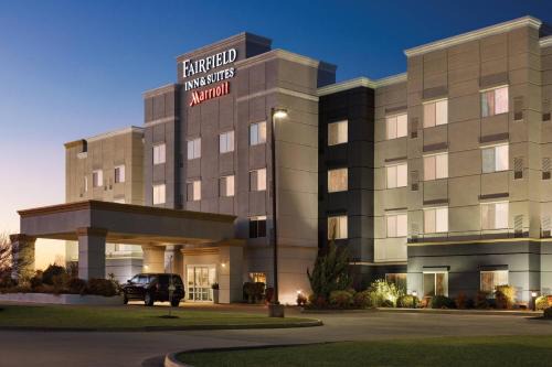 Tupelo Hotel | Inviting Fairfield Inn & Suites in Tupelo with Pool Access