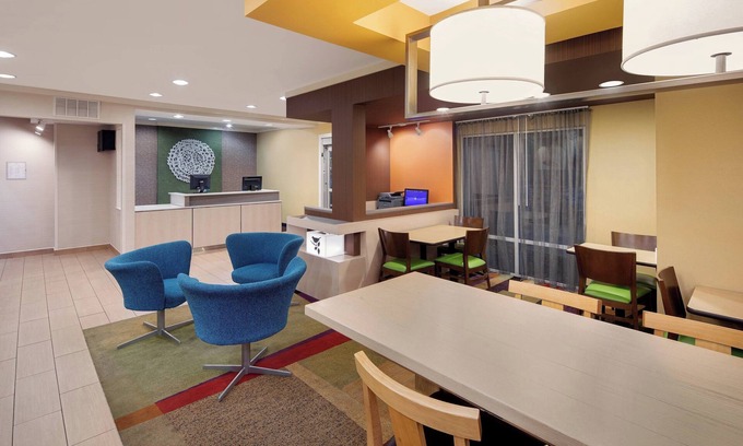 North Loop Hotel | Comfortable Stay at Fairfield Inn & Suites Austin-University