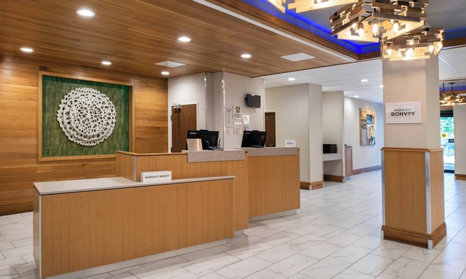 Bakersfield Hotel | Comfortable Stay at Fairfield Inn & Suites Bakersfield Central
