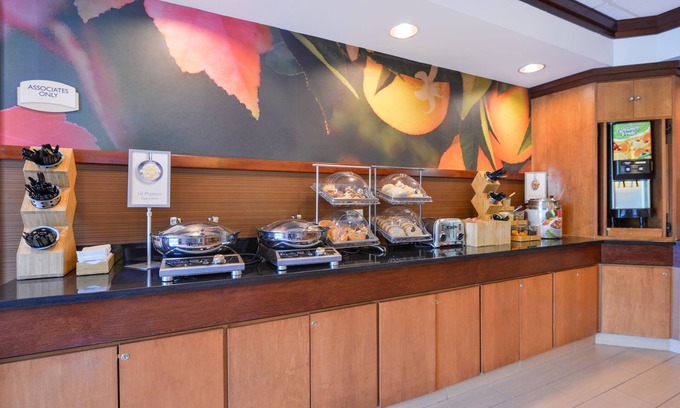 Nottingham Hotel | Premier Fairfield Inn & Suites White Marsh with Family Amenities