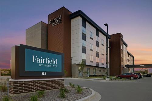 Brookfield Hotel | Discover Fairfield Inn & Suites: Family-Friendly Getaway